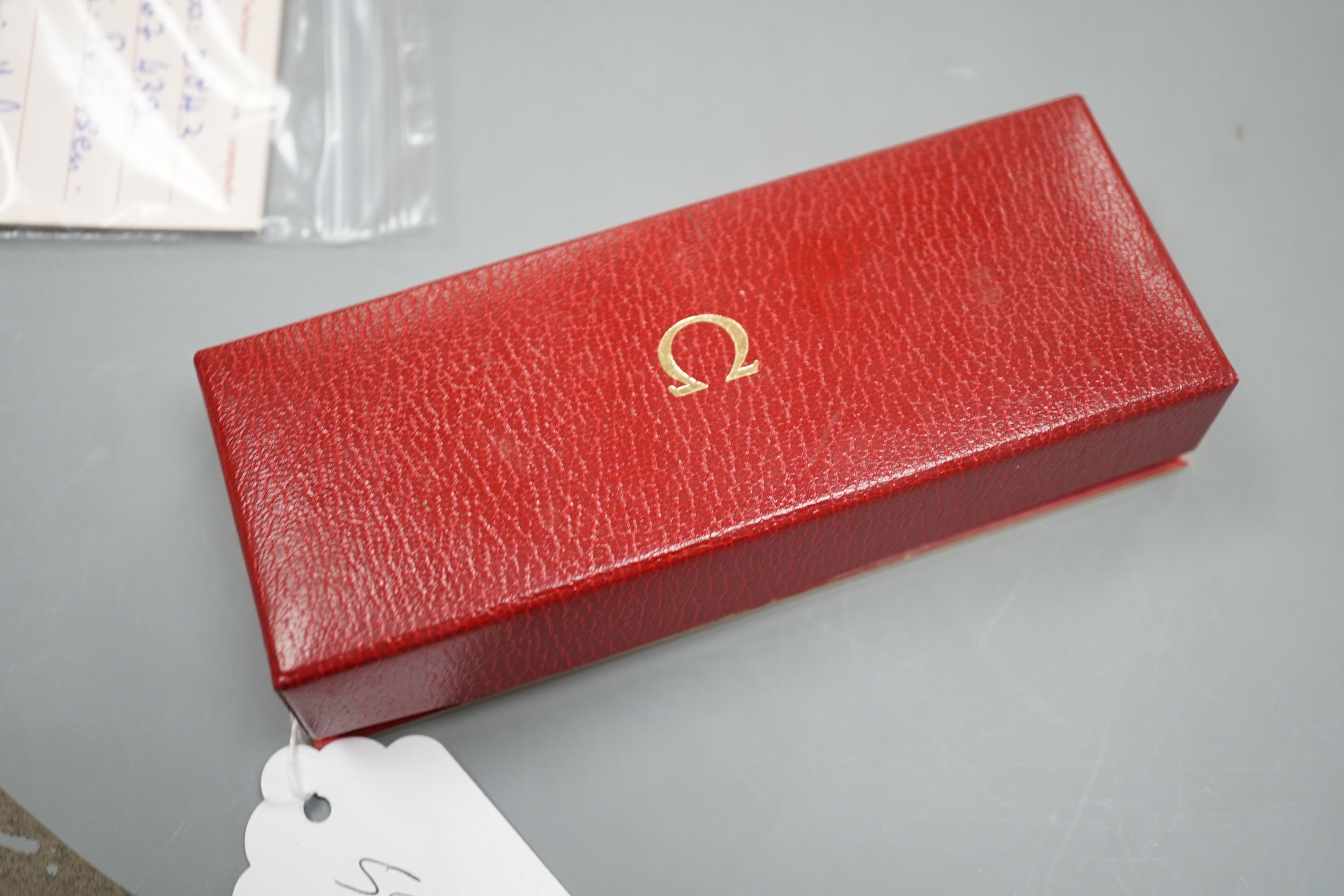 A gentleman's 1970's stainless steel Omega Seamaster automatic wrist watch, on a stainless steel Omega bracelet, with box, spare link, spare glass and original guarantee, case diameter 36mm.